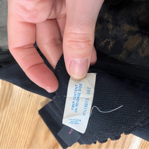 Vintage black lace bustier. - Picture 6 of 6